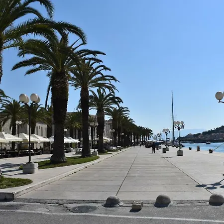 D&a * Trogir